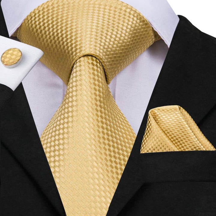 Kaufen Sie Henk ter Horst Seidenkrawatte mit Manschettenknöpfen und Pochette Set, Würfel Gold Bronze für nur  bei Henk ter Horst fashion
