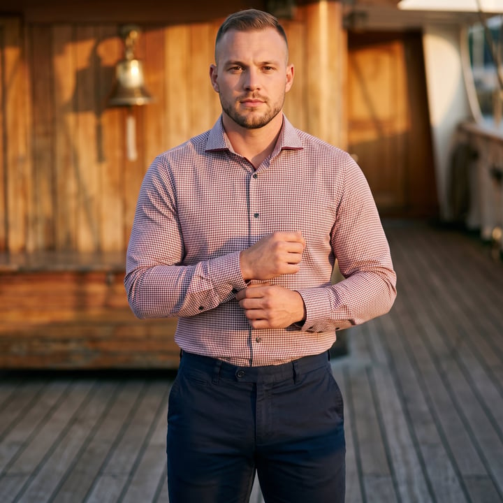 Kaufen Sie Ledub Hemd tailored fit mit extra langen Ärmeln dunkelrot für nur CHF 91,49 bei Henk ter Horst fashion
